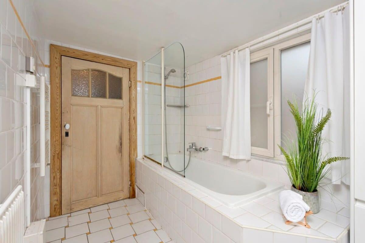 Вілла Huswell - Charming Town House In Historic Center Of Брюгге Екстер'єр фото